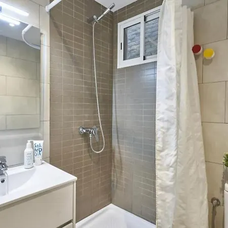 Bebarceloner Sants Apartments- 3 Bedroom Barcelona